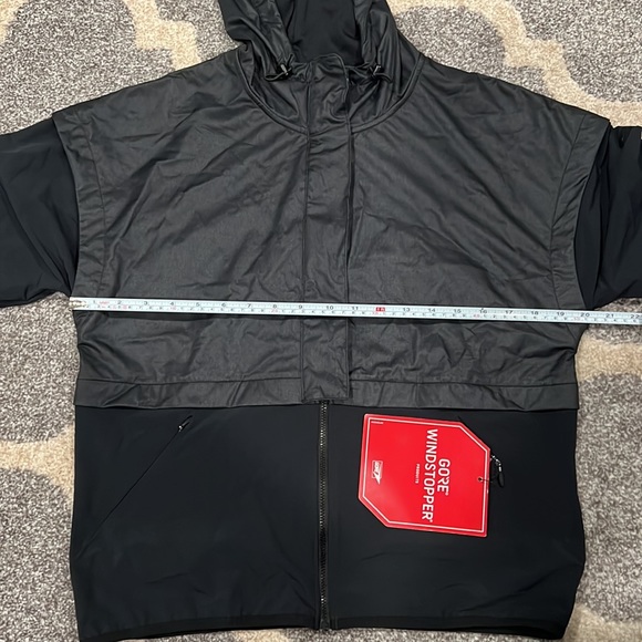 NWT Under Armour Women's GORE WINDSTOPPER Jacket - Picture 11 of 12